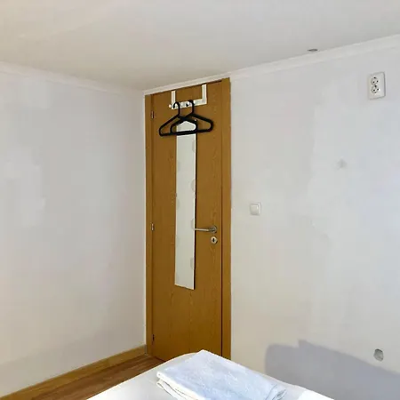 Charming To Rent With Shared Facilities